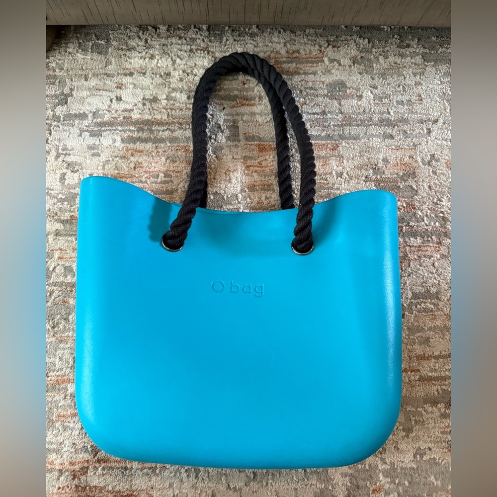 Turquoise O Bag Tote with Black Rope Handles